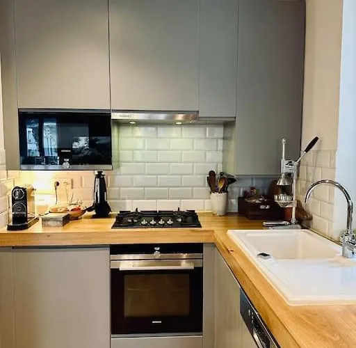 Cosy Chic Family Flat In Apartment *