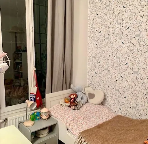 Cosy Chic Family Flat In *